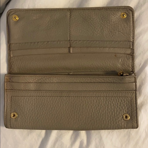 Prada saffiano wallet. - Picture 4 of 6
